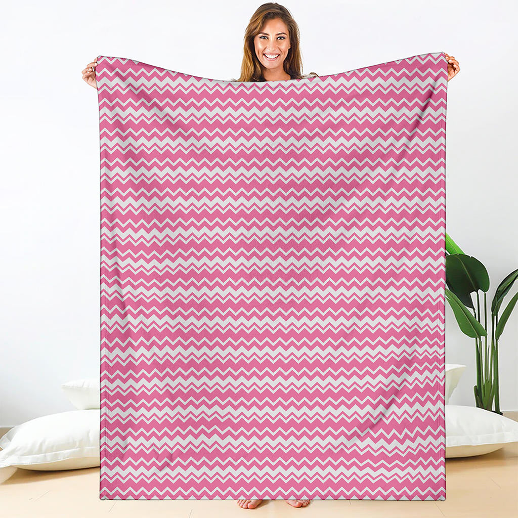 Pink And White Zigzag Pattern Print Blanket