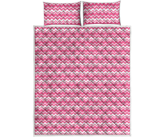 Pink And White Zigzag Pattern Print Quilt Bed Set