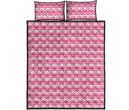 Pink And White Zigzag Pattern Print Quilt Bed Set