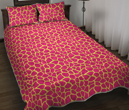 Pink And Yellow Giraffe Pattern Print Quilt Bed Set