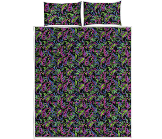 Pink Blue And Green Paisley Print Quilt Bed Set