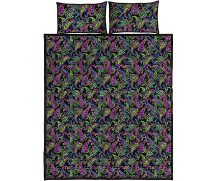 Pink Blue And Green Paisley Print Quilt Bed Set