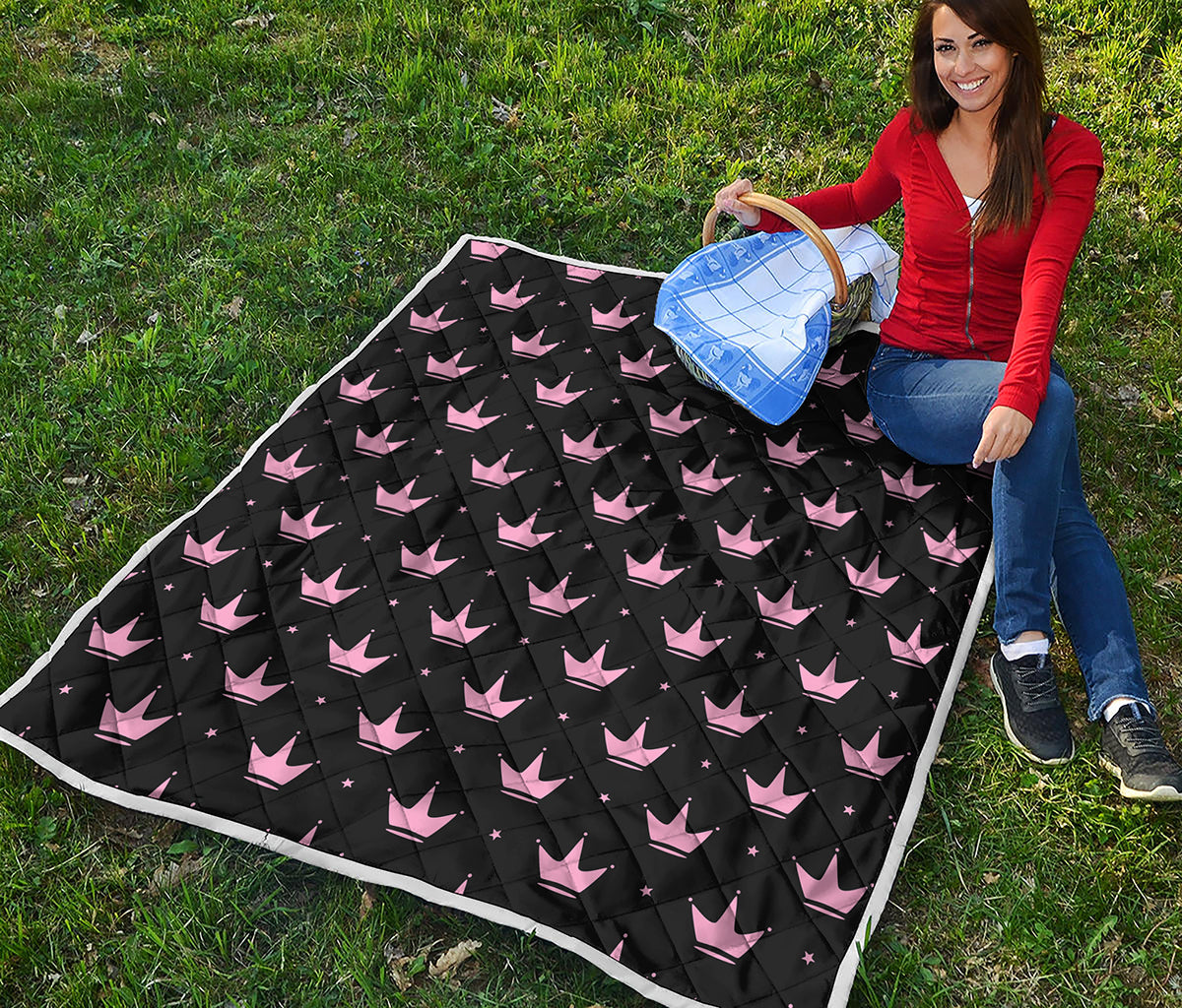Pink Crown Pattern Print Quilt
