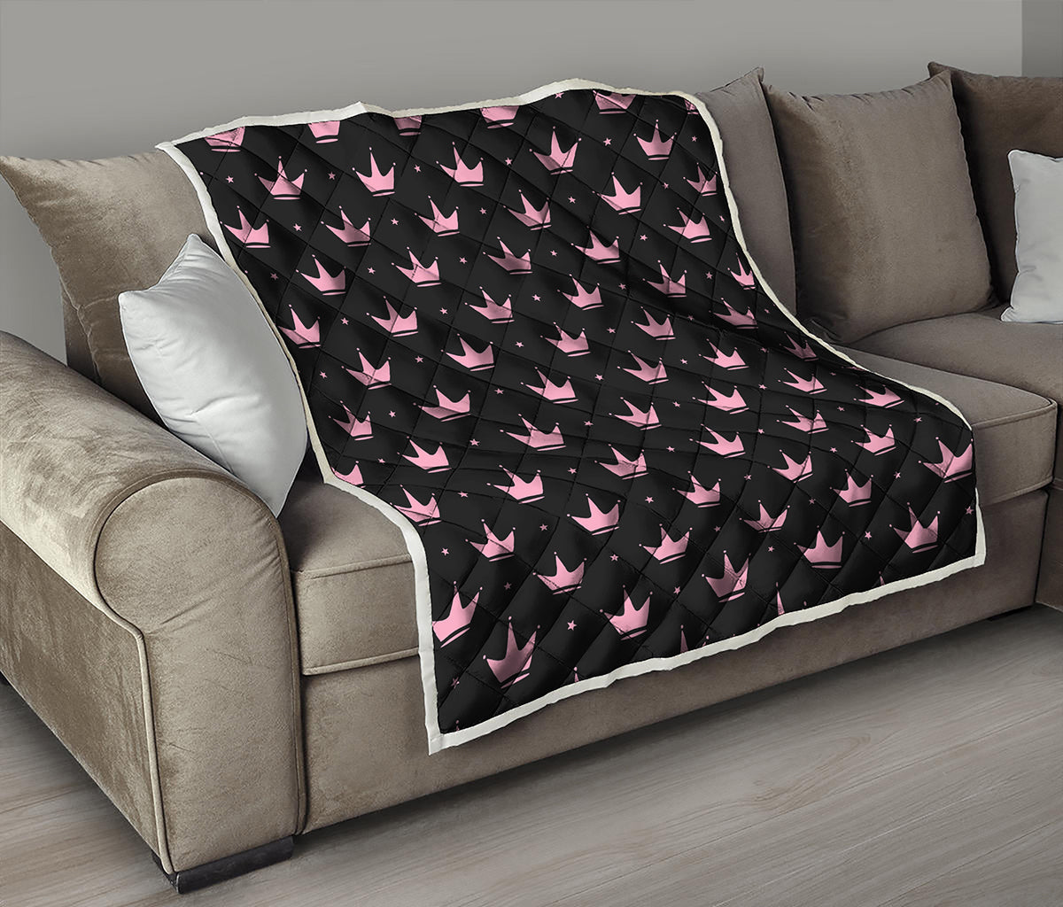 Pink Crown Pattern Print Quilt
