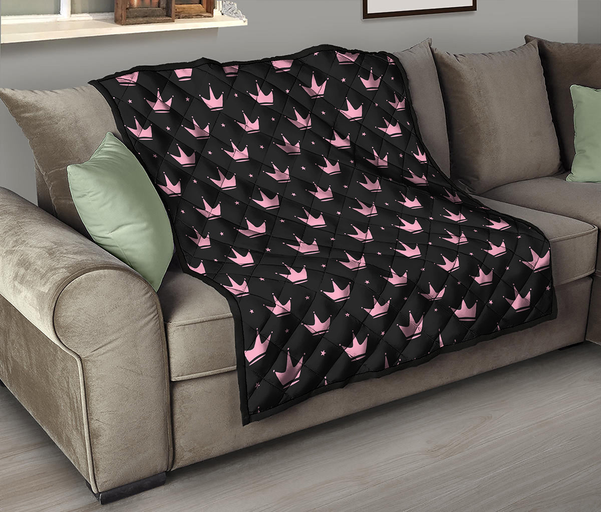 Pink Crown Pattern Print Quilt