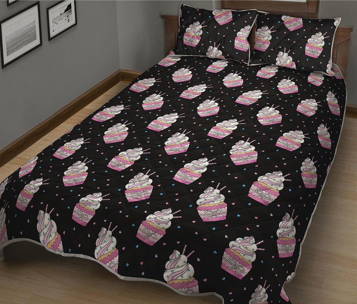 Pink Cupcake Pattern Print Quilt Bed Set
