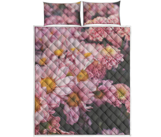 Pink Flowers Print Quilt Bed Set