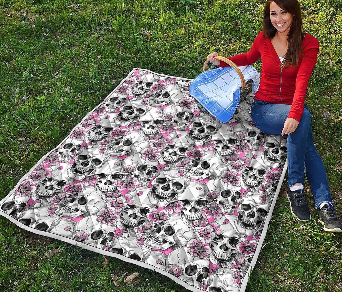 Pink Flowers Skull Pattern Print Quilt