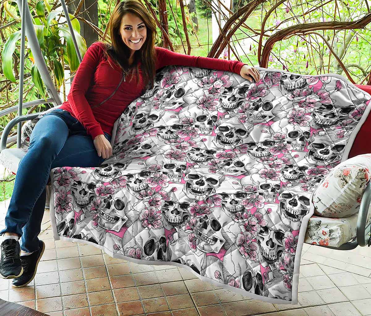 Pink Flowers Skull Pattern Print Quilt