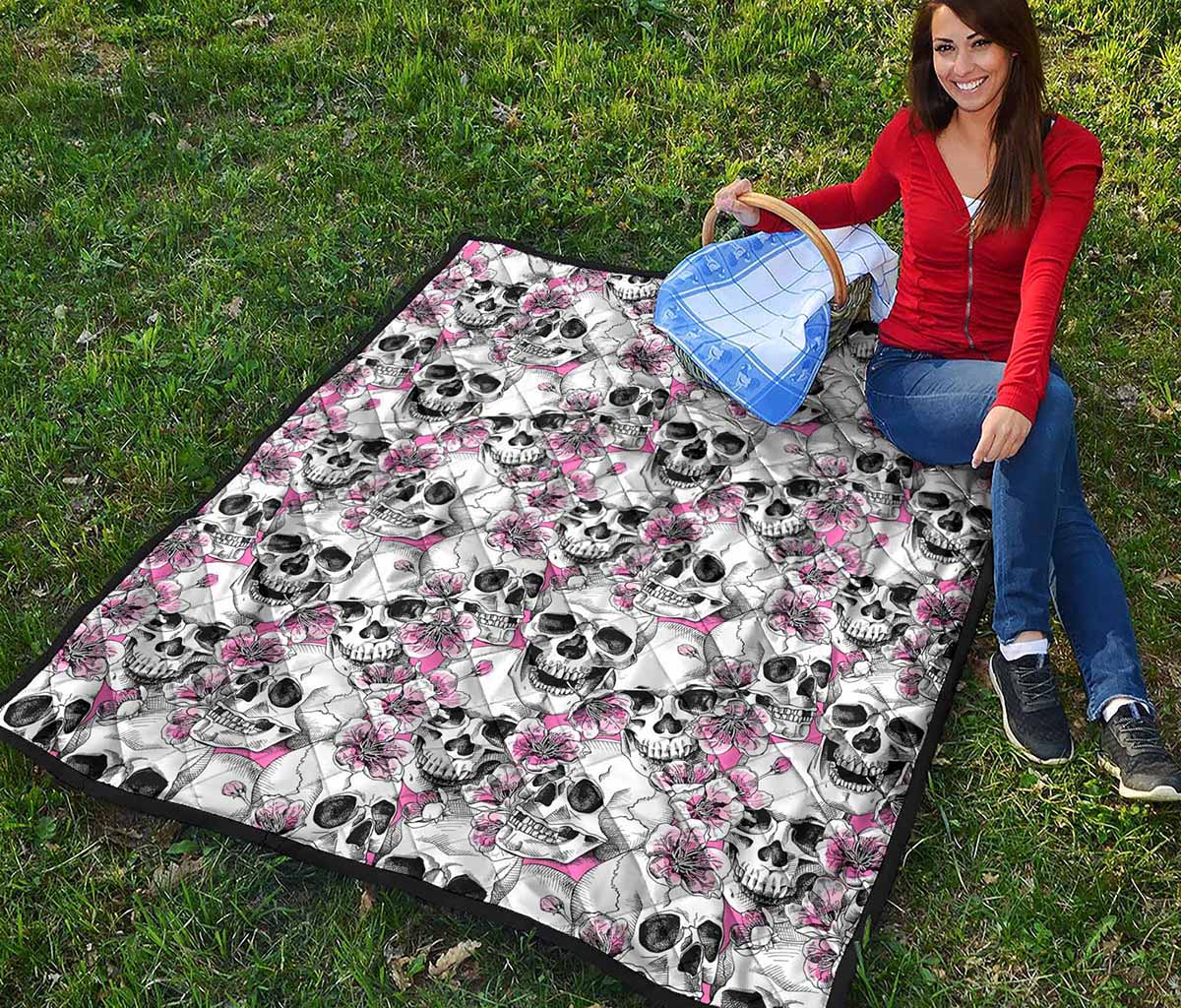Pink Flowers Skull Pattern Print Quilt