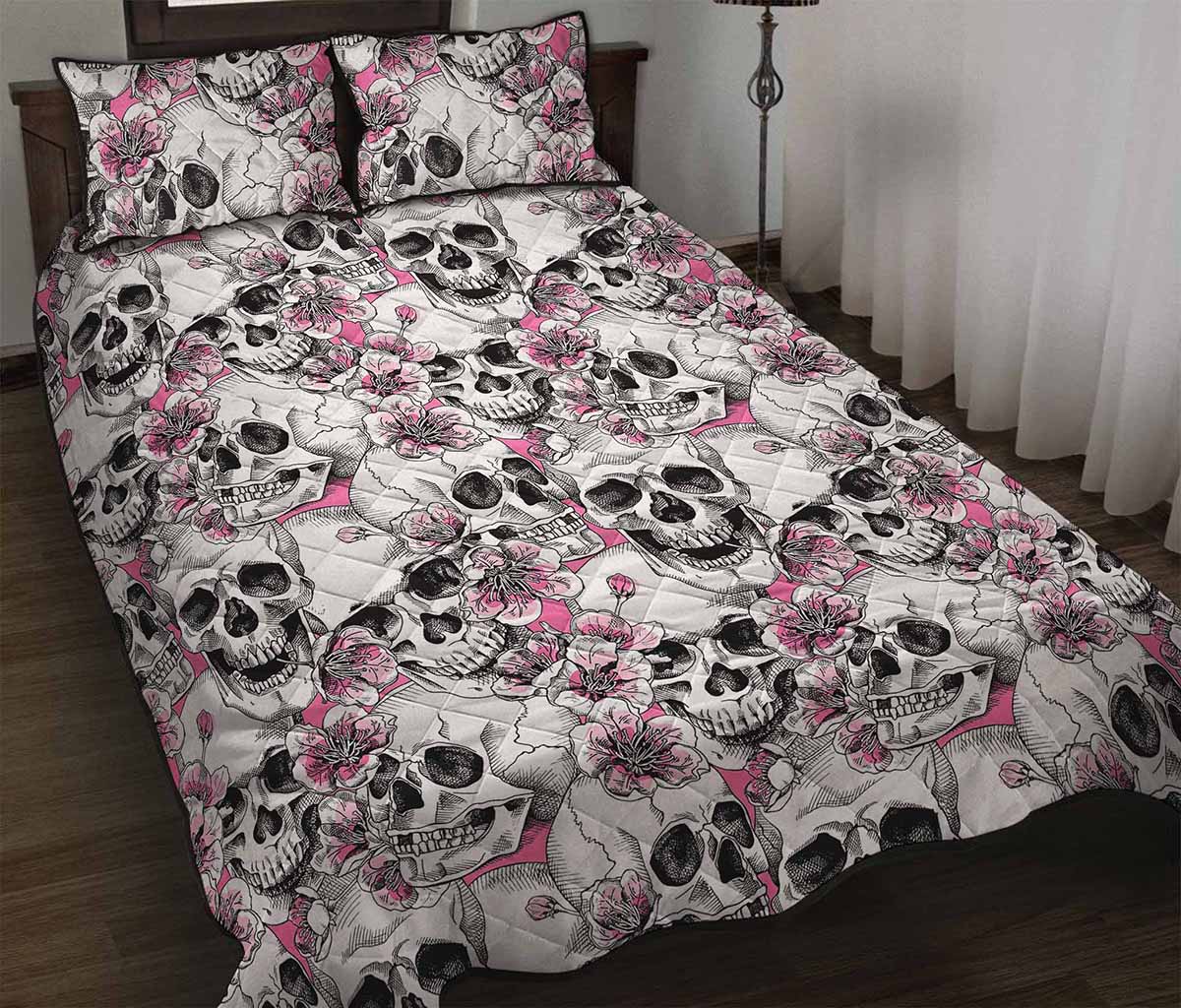 Pink Flowers Skull Pattern Print Quilt Bed Set