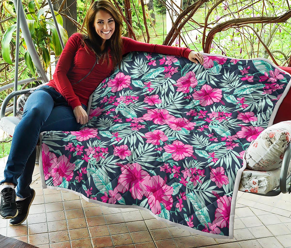 Pink Hibiscus Tropical Pattern Print Quilt