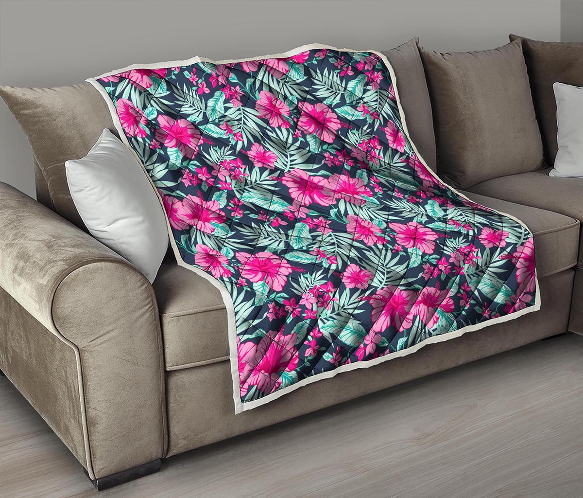 Pink Hibiscus Tropical Pattern Print Quilt
