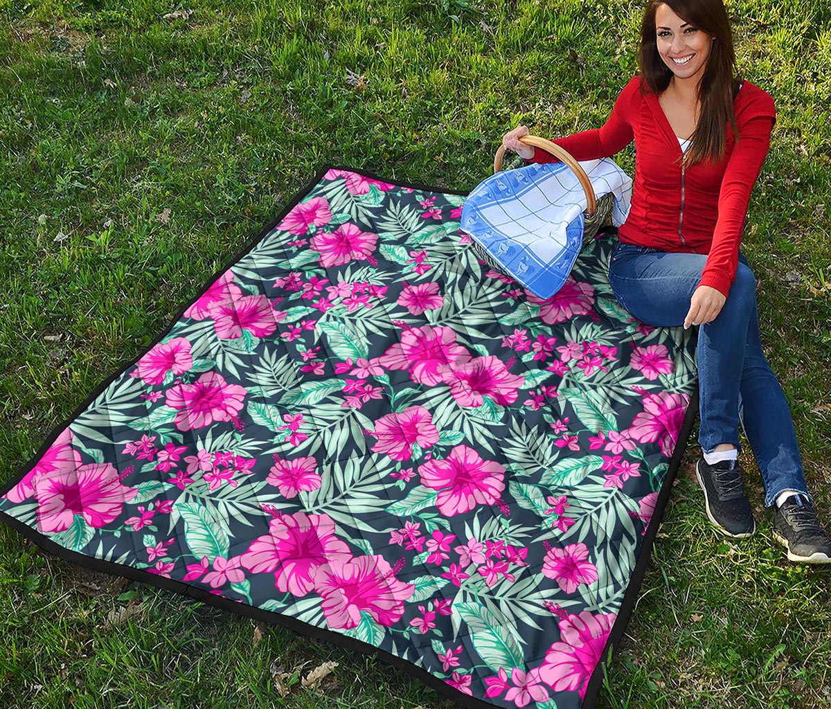 Pink Hibiscus Tropical Pattern Print Quilt