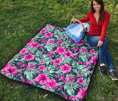 Pink Hibiscus Tropical Pattern Print Quilt