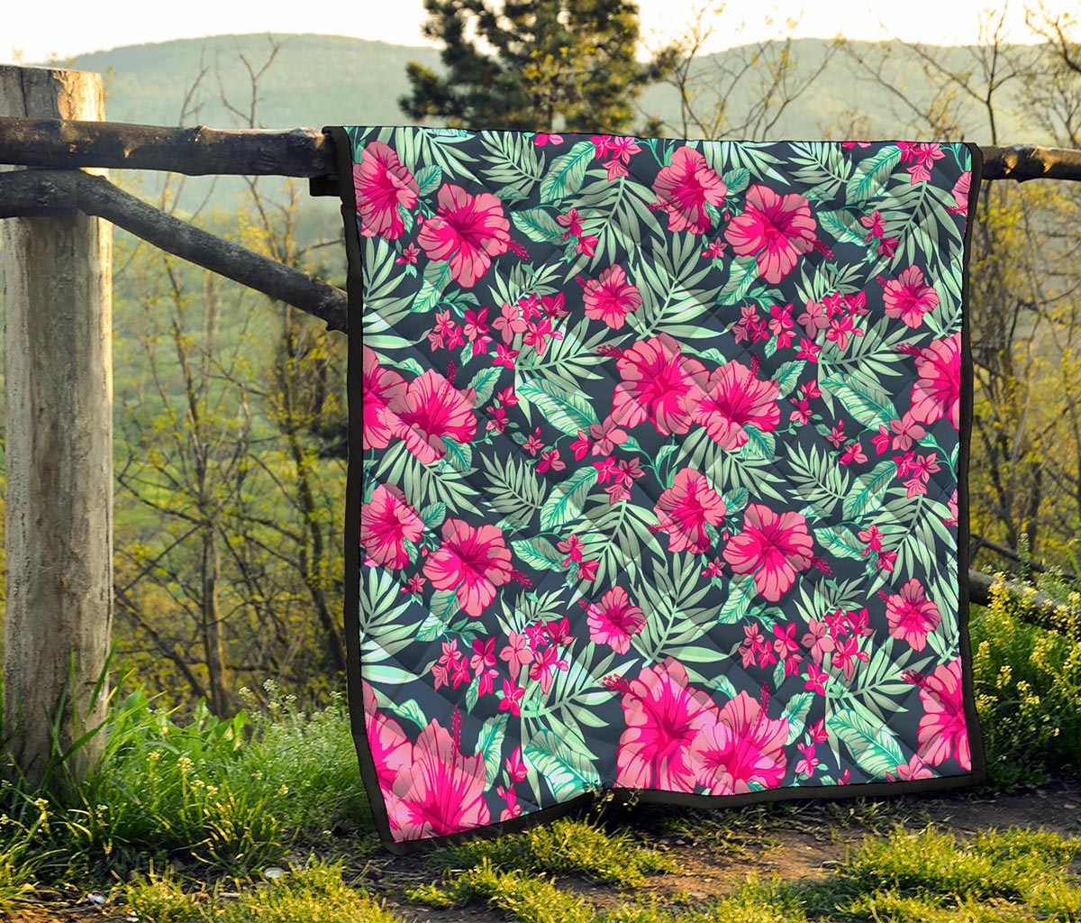 Pink Hibiscus Tropical Pattern Print Quilt