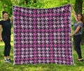 Pink Houndstooth Pattern Print Quilt