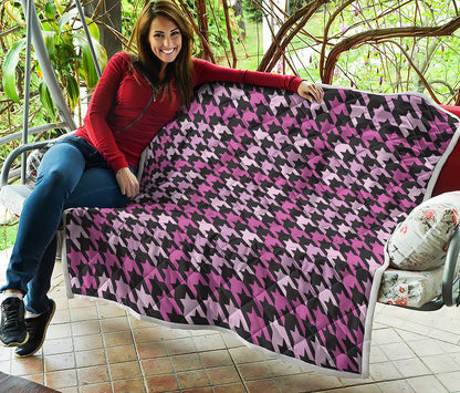 Pink Houndstooth Pattern Print Quilt