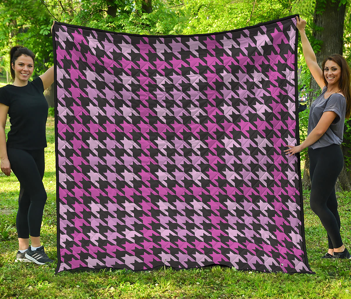 Pink Houndstooth Pattern Print Quilt
