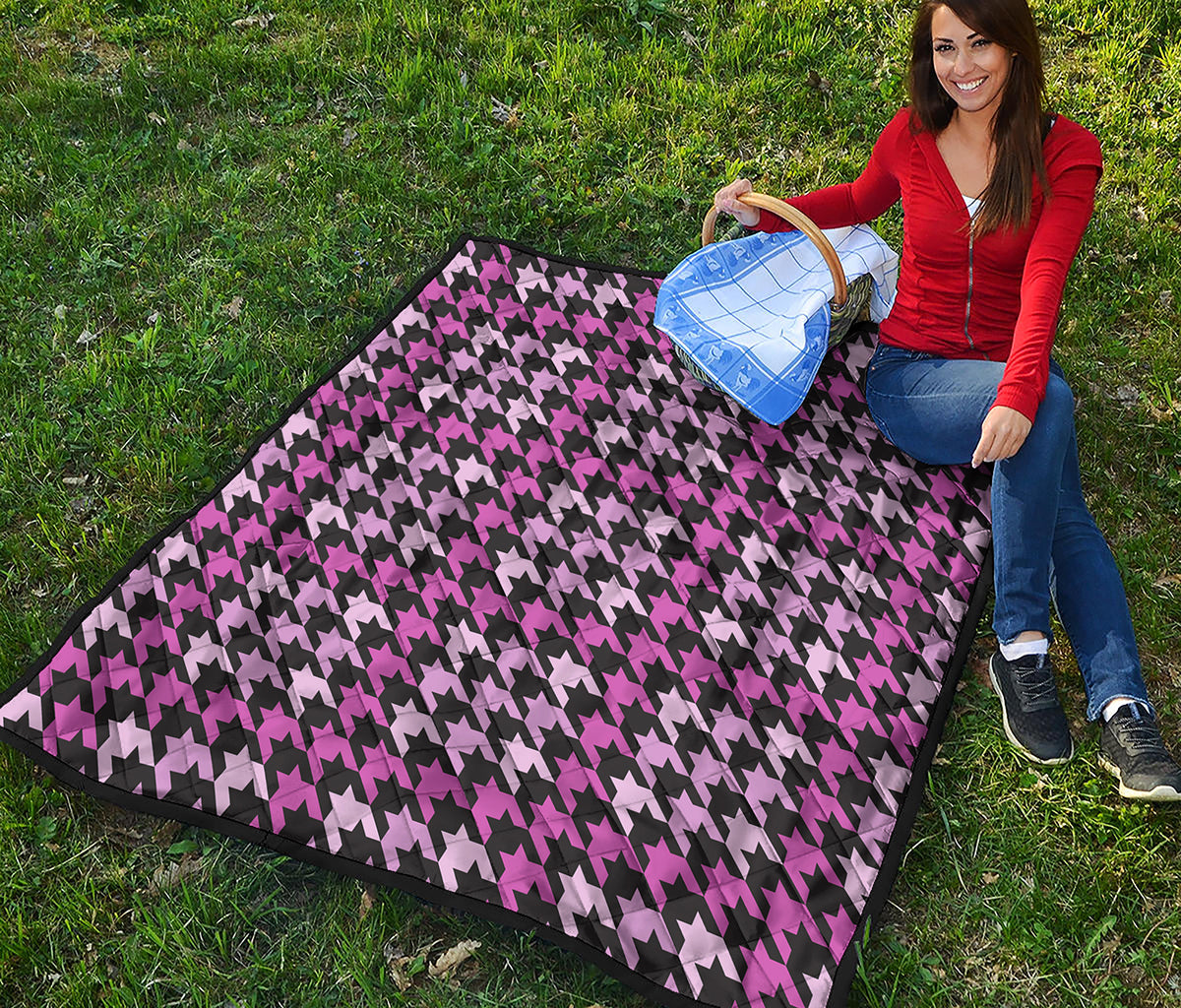 Pink Houndstooth Pattern Print Quilt