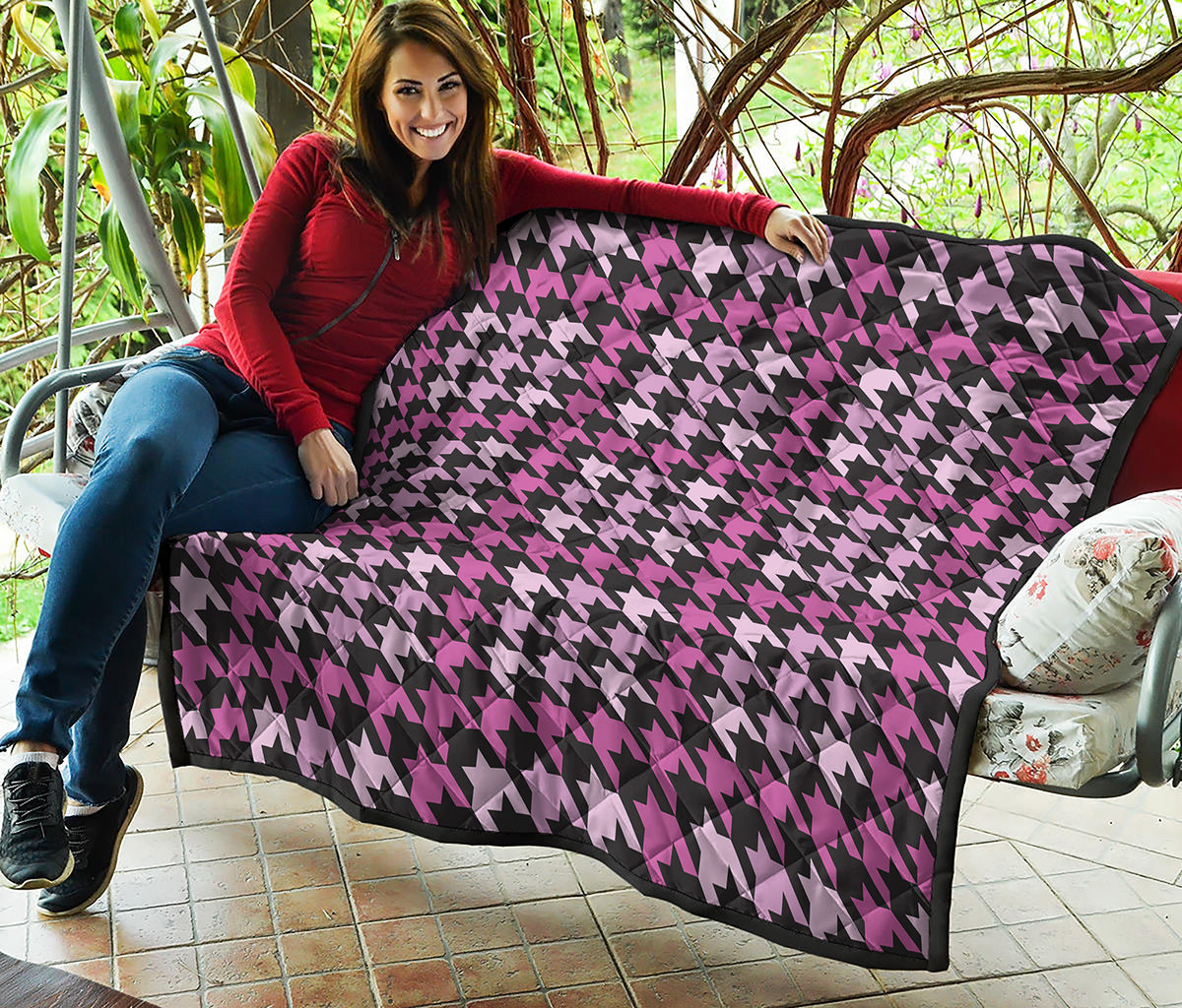 Pink Houndstooth Pattern Print Quilt