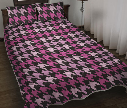 Pink Houndstooth Pattern Print Quilt Bed Set