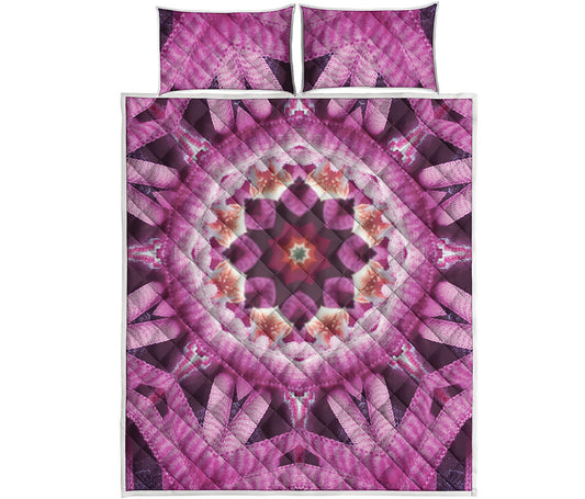 Pink Kaleidoscope Print Quilt Bed Set