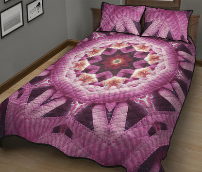 Pink Kaleidoscope Print Quilt Bed Set