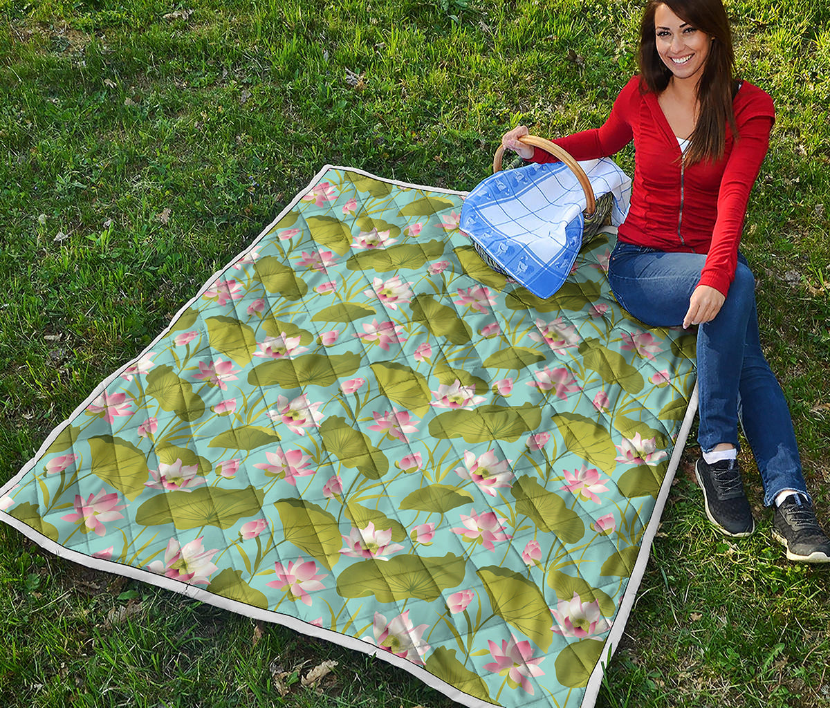 Pink Lotus Pattern Print Quilt