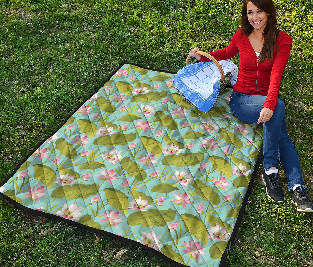 Pink Lotus Pattern Print Quilt