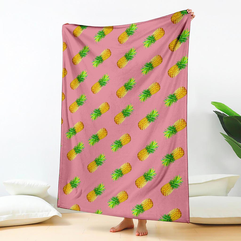 Pink Pineapple Pattern Print Blanket