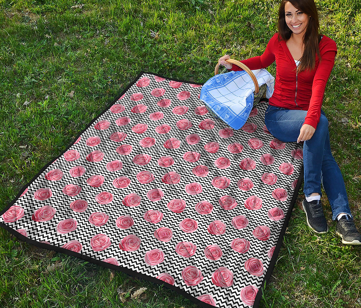 Pink Rose Zigzag Pattern Print Quilt
