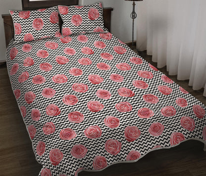 Pink Rose Zigzag Pattern Print Quilt Bed Set