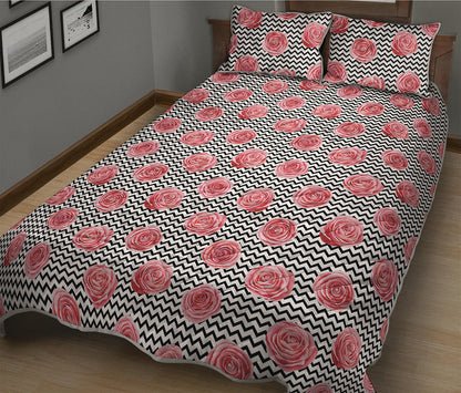 Pink Rose Zigzag Pattern Print Quilt Bed Set