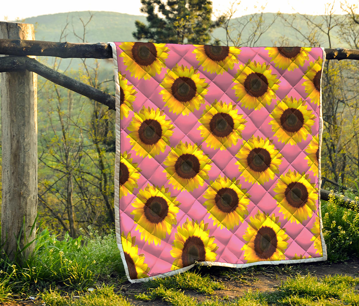 Pink Sunflower Pattern Print Quilt