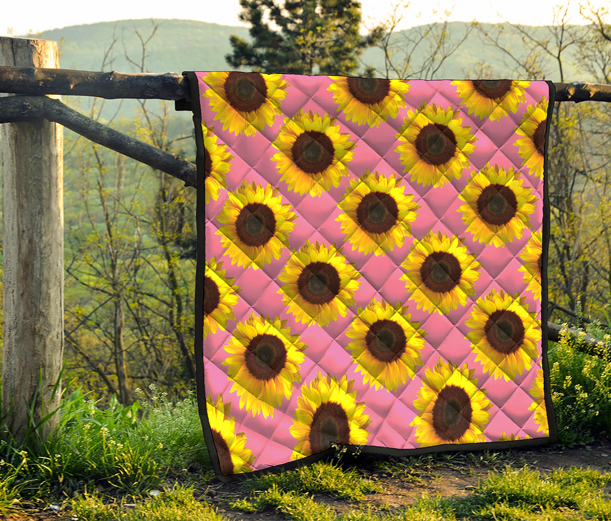 Pink Sunflower Pattern Print Quilt