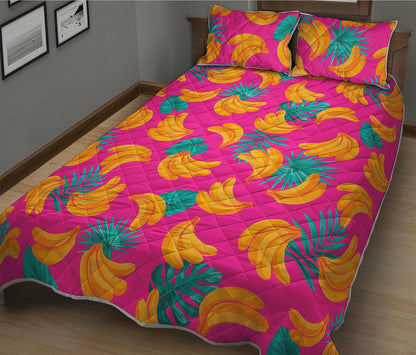 Pink Tropical Banana Pattern Print Quilt Bed Set