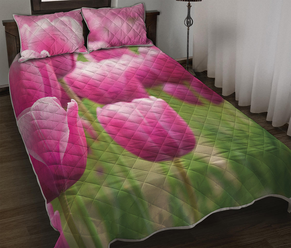 Pink Tulip Print Quilt Bed Set