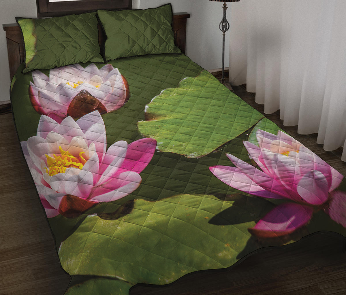 Pink Water Lilies Print Quilt Bed Set