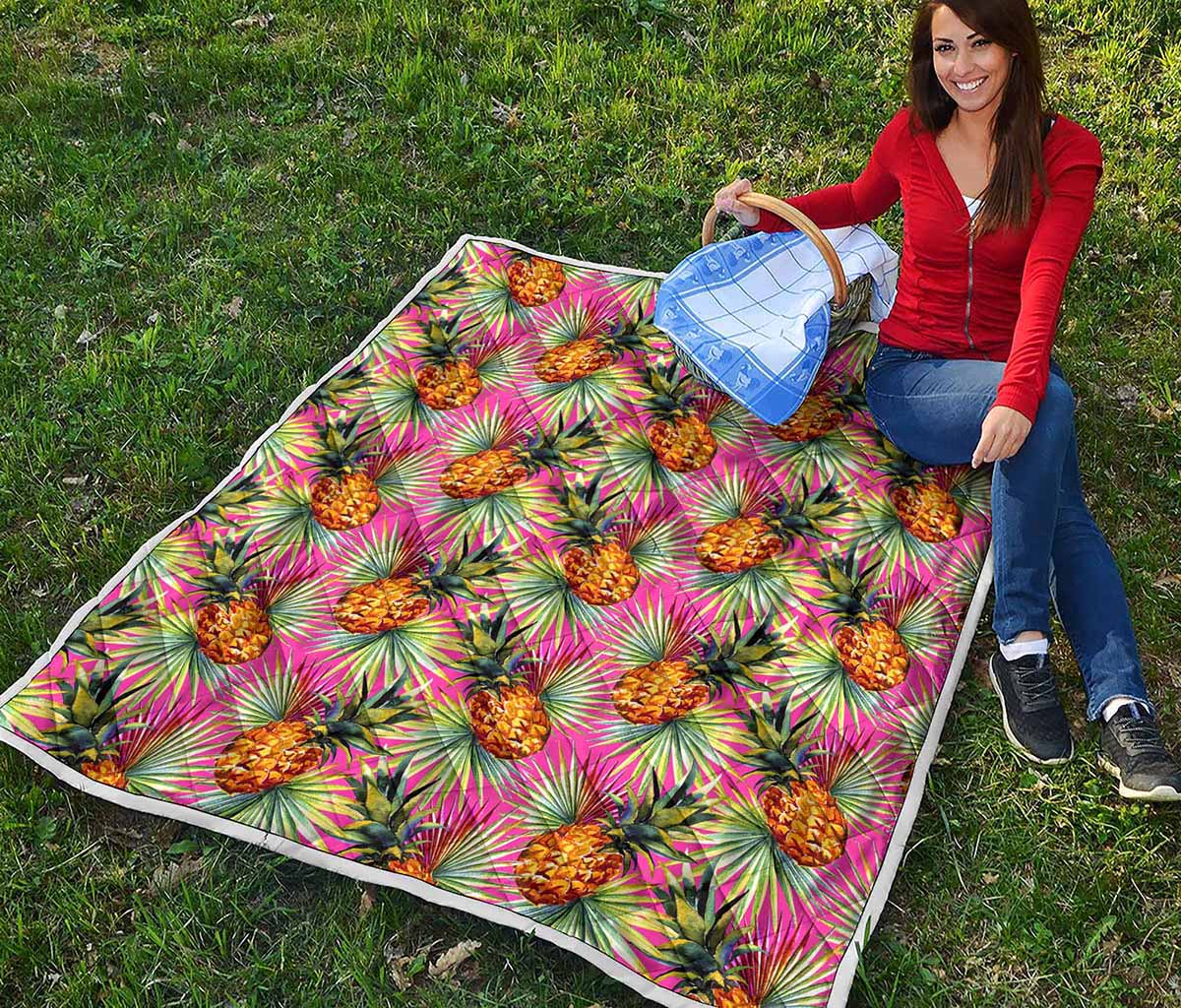 Pink Watercolor Pineapple Pattern Print Quilt