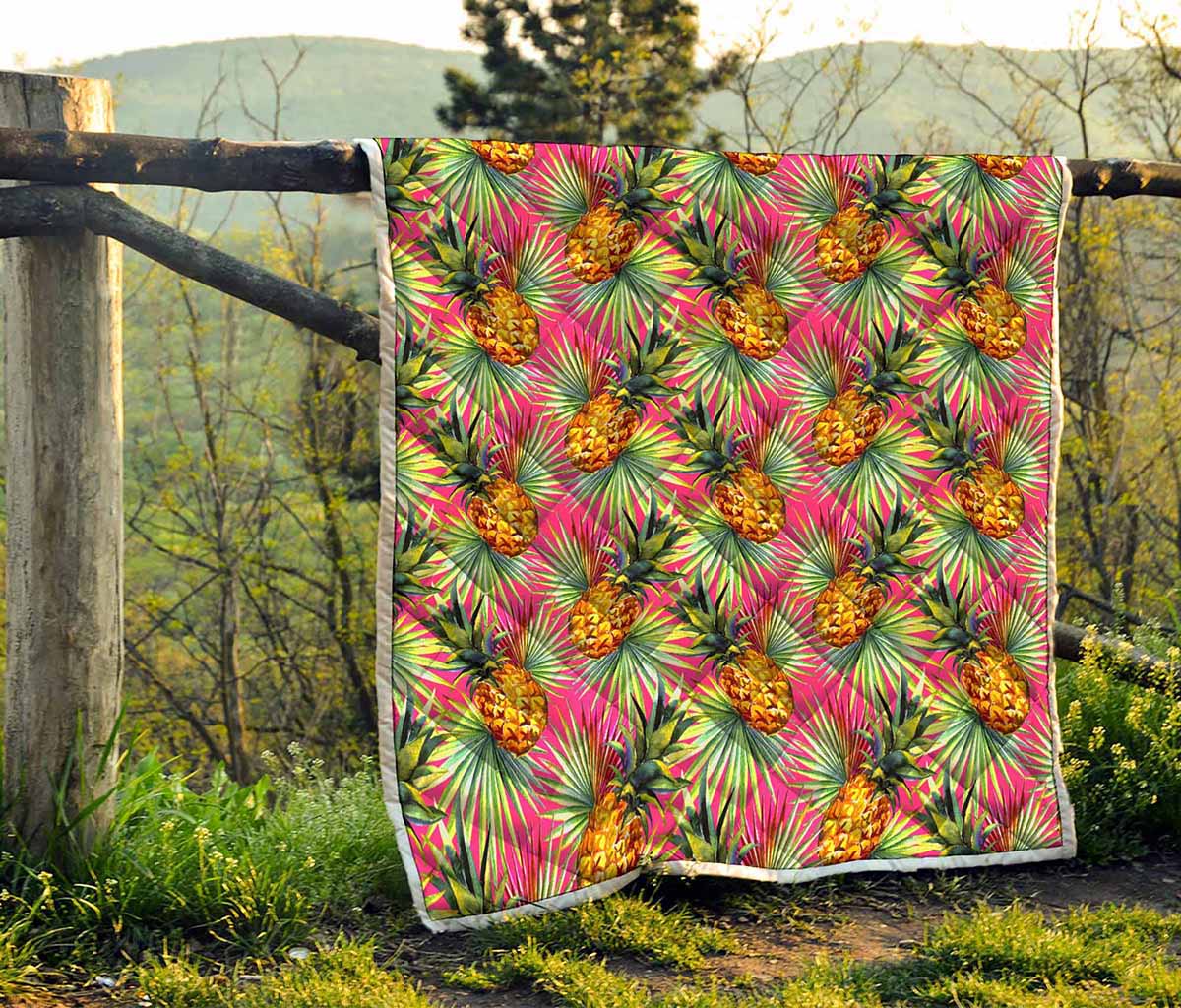 Pink Watercolor Pineapple Pattern Print Quilt