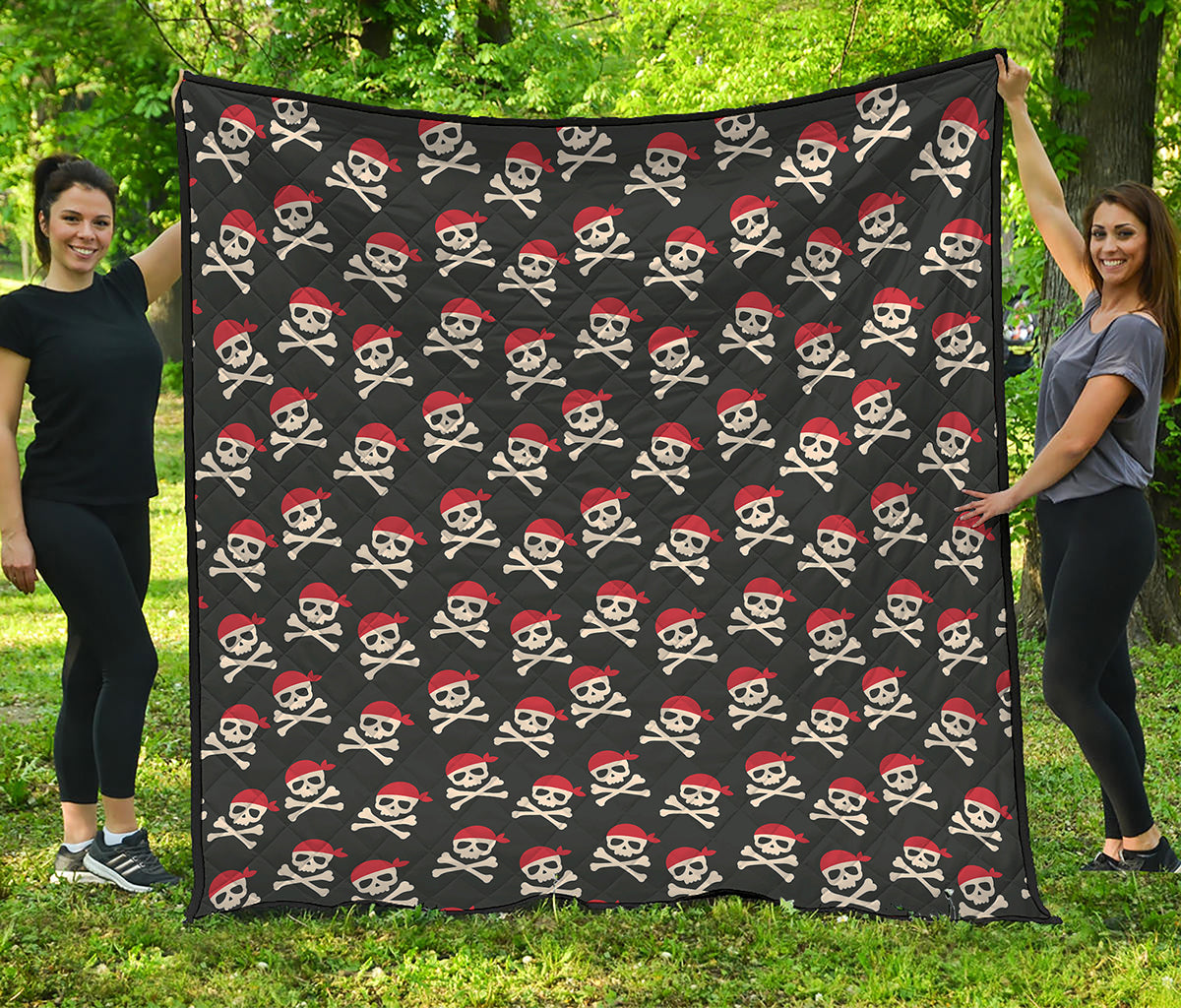 Pirate Skull Crossbones Pattern Print Quilt