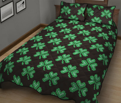 Pixel Clover St. Patrick's Day Print Quilt Bed Set