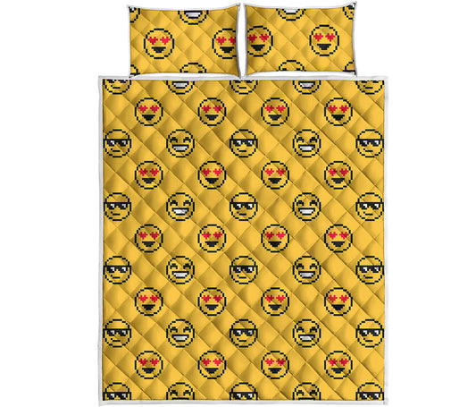 Pixel Emoji Pattern Print Quilt Bed Set