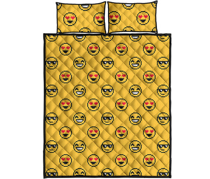 Pixel Emoji Pattern Print Quilt Bed Set