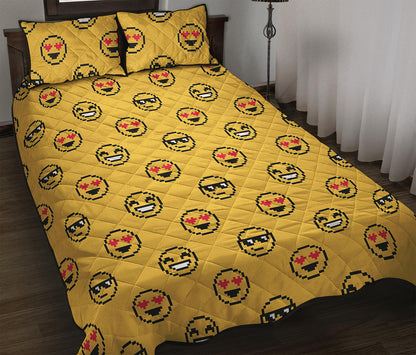 Pixel Emoji Pattern Print Quilt Bed Set
