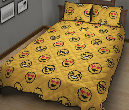 Pixel Emoji Pattern Print Quilt Bed Set