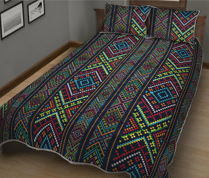 Pixel Ethnic Pattern Print Quilt Bed Set