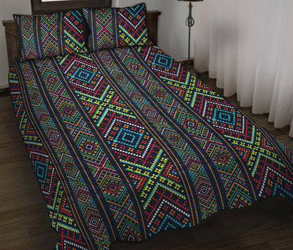 Pixel Ethnic Pattern Print Quilt Bed Set
