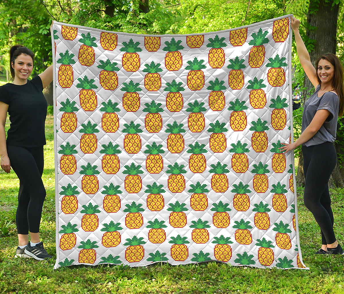 Pixel Pineapple Pattern Print Quilt